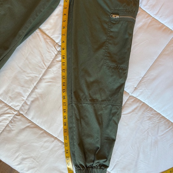TnA High-Waisted Army Green Cargo Joggers with Zippers - Picture 8 of 10
